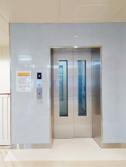 神鉄駅ビル西側エレベーター
